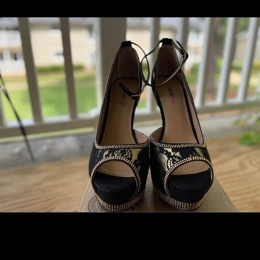 JustFab lace 6” heels size 9